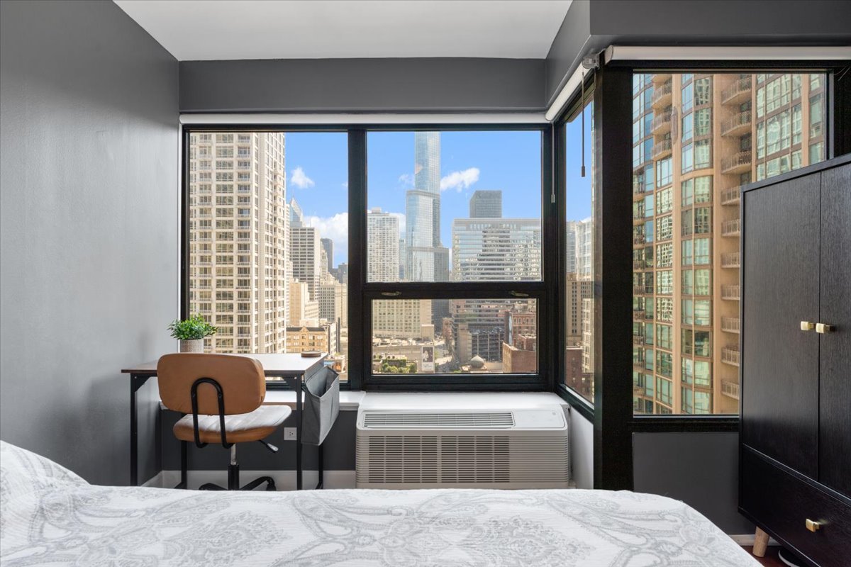 30 E Huron Street Unit: 2304