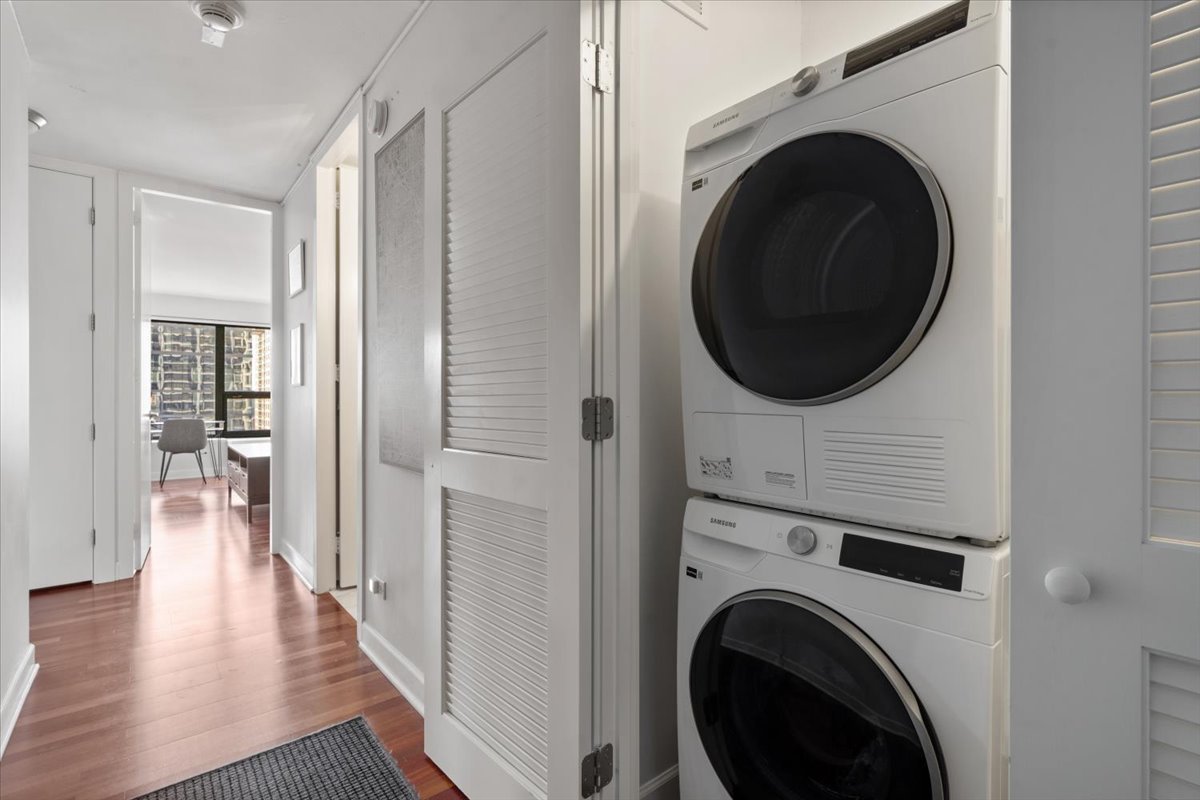 30 E Huron Street Unit: 2304