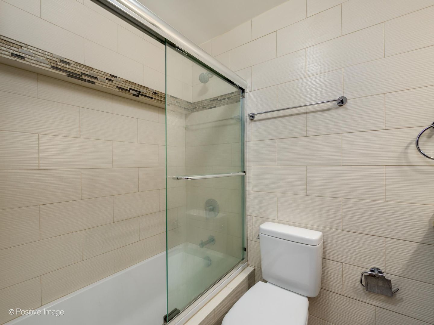 1560 N Sandburg Terrace Unit: 415J