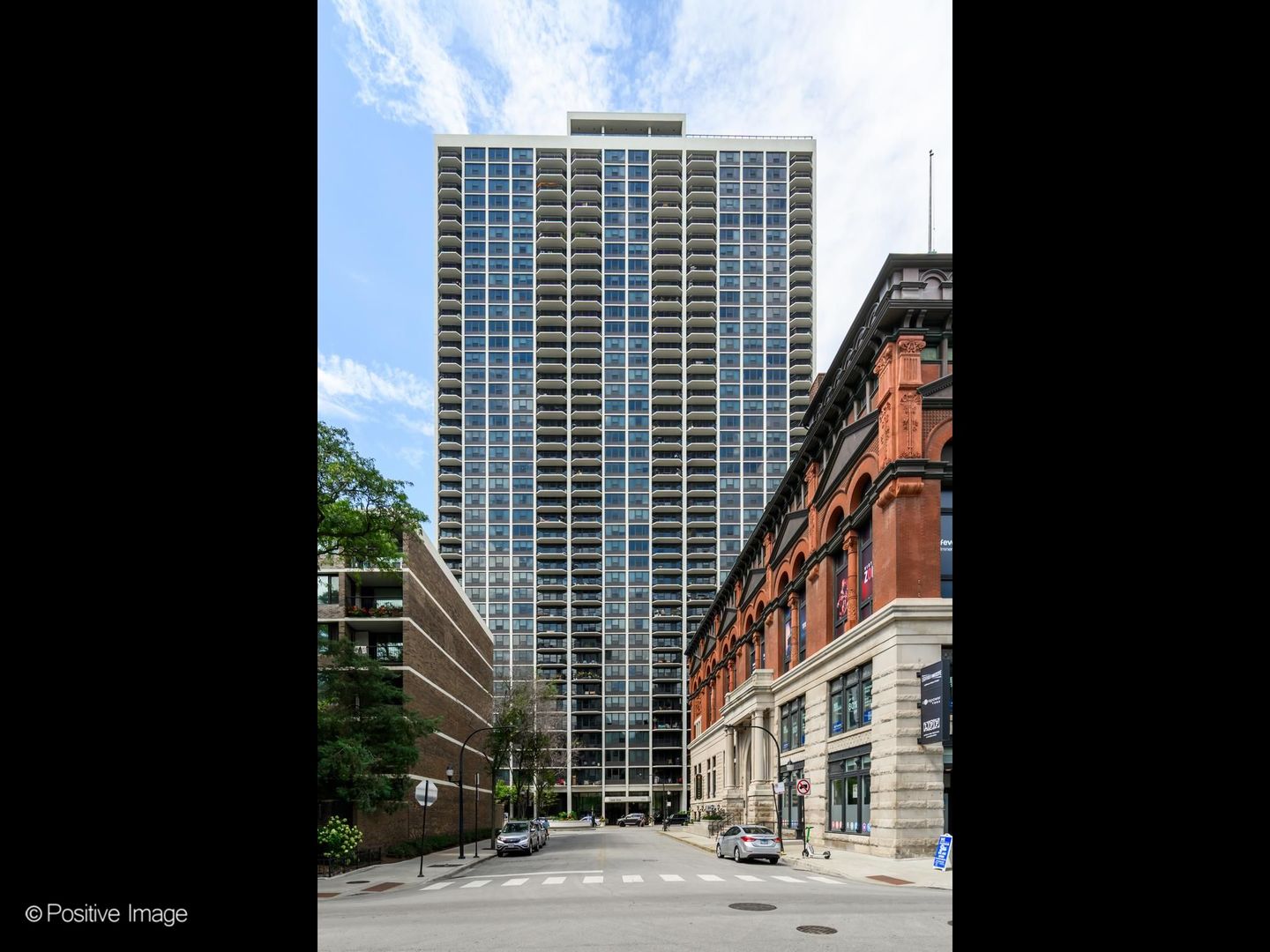 1560 N Sandburg Terrace Unit: 415J