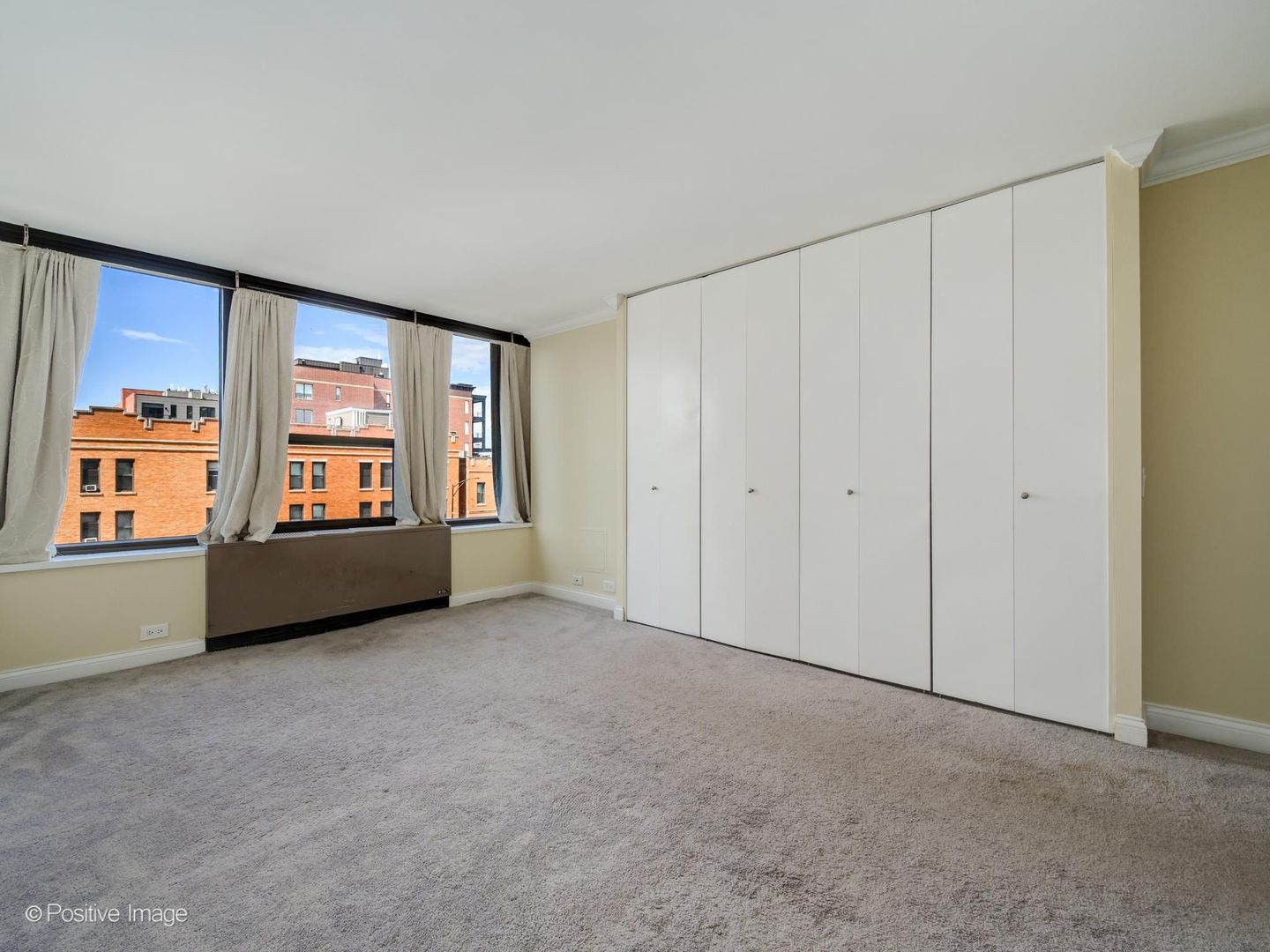 1560 N Sandburg Terrace Unit: 415J