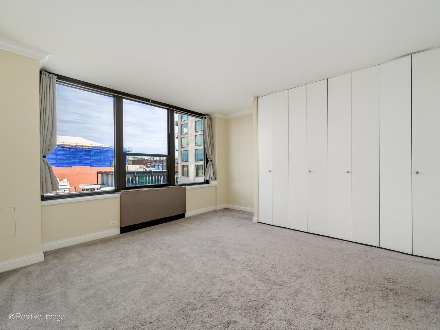 1560 N Sandburg Terrace Unit: 415J