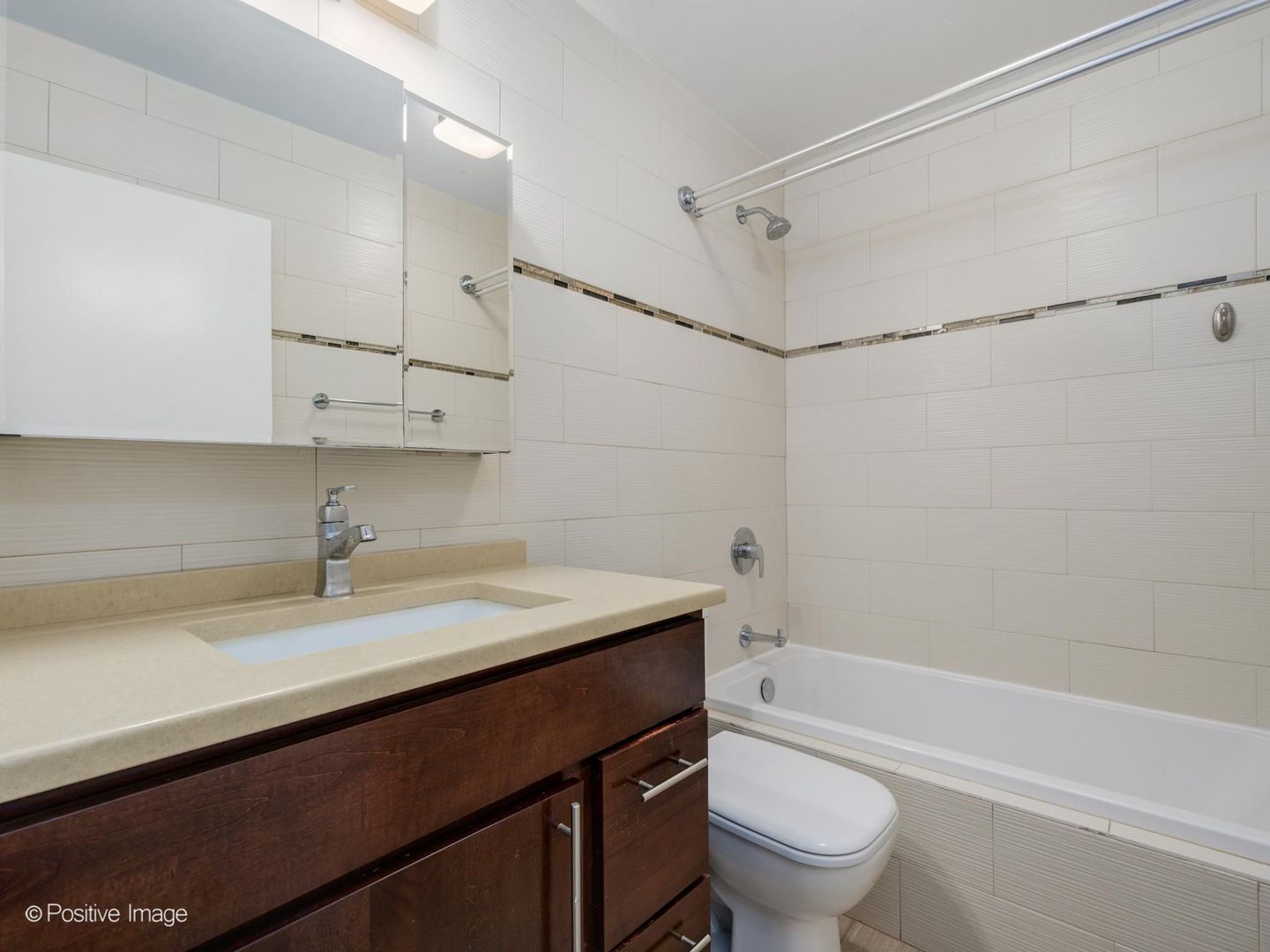 1560 N Sandburg Terrace Unit: 415J