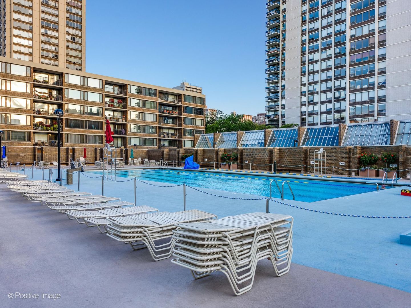 1560 N Sandburg Terrace Unit: 415J