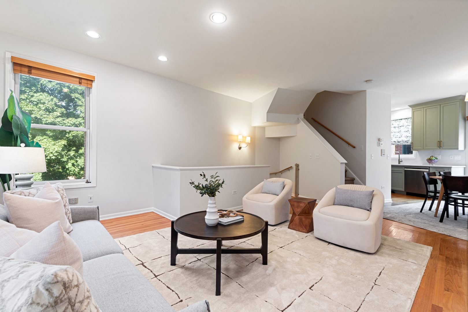 4048 N CLARK Street Unit: D