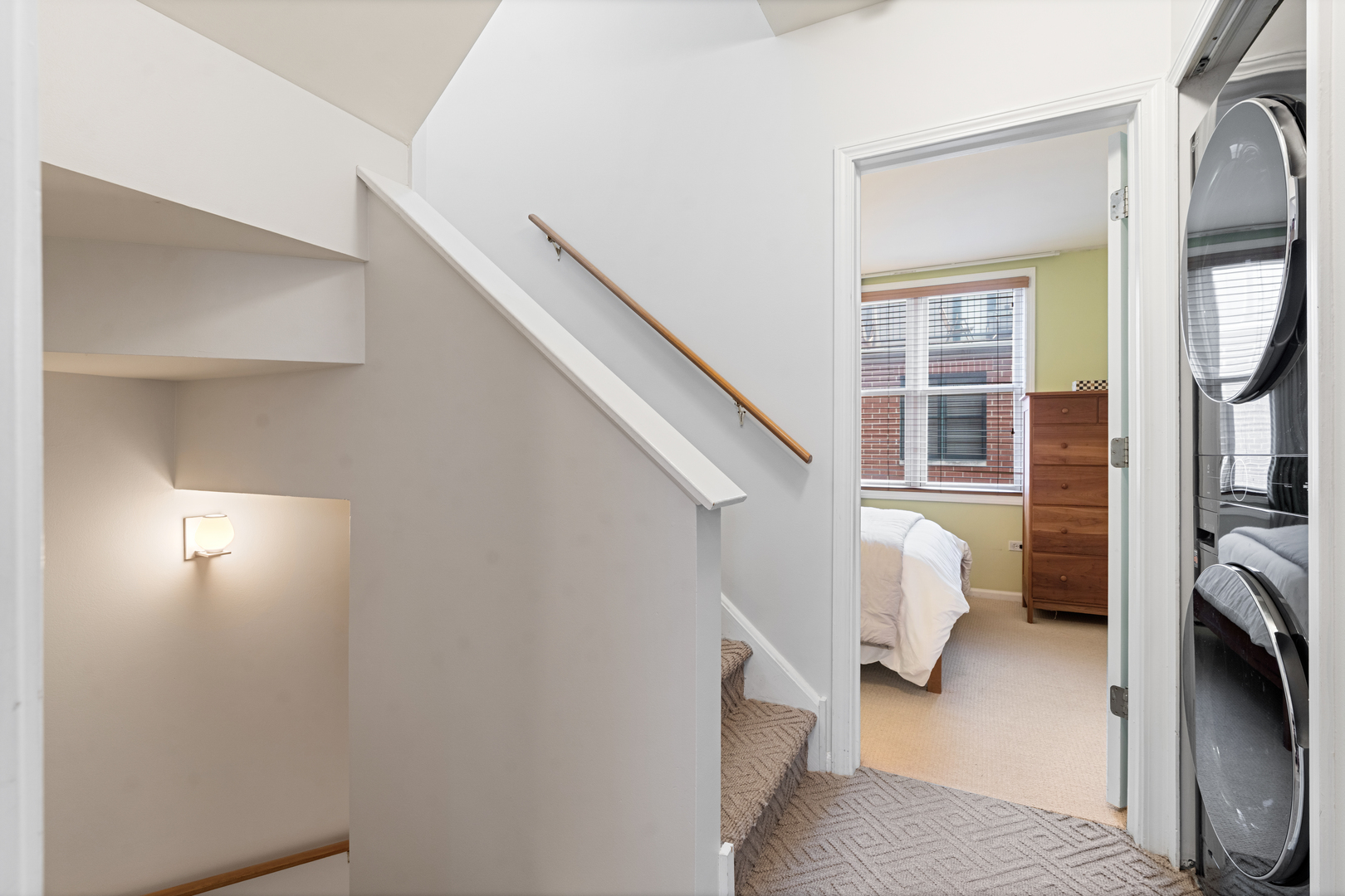 4048 N CLARK Street Unit: D