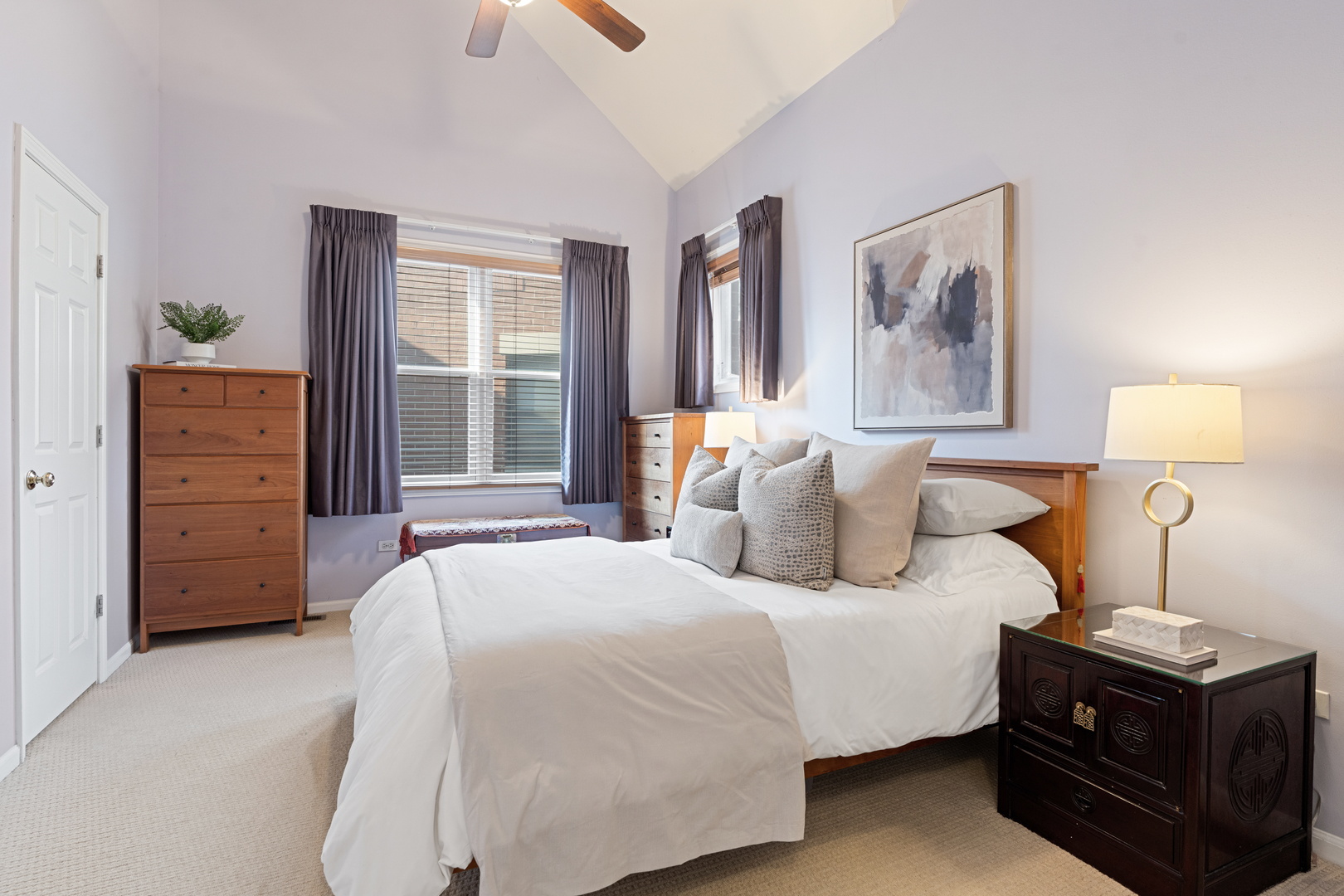 4048 N CLARK Street Unit: D