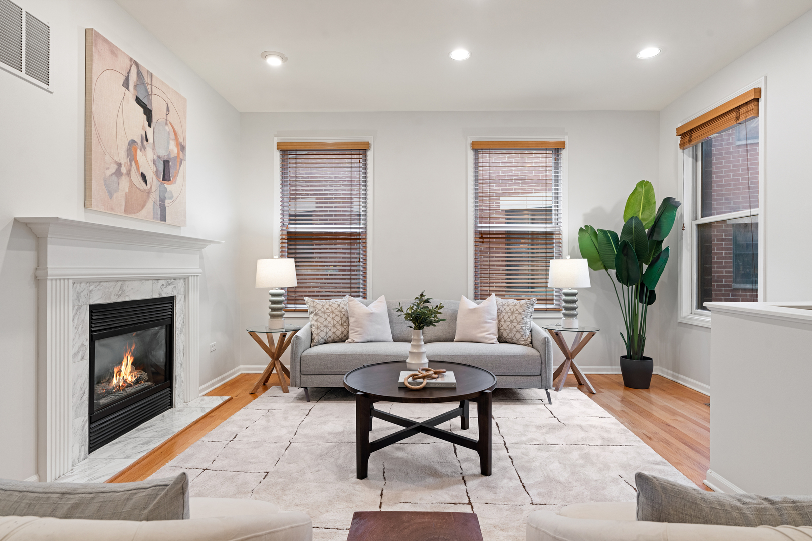 4048 N CLARK Street Unit: D