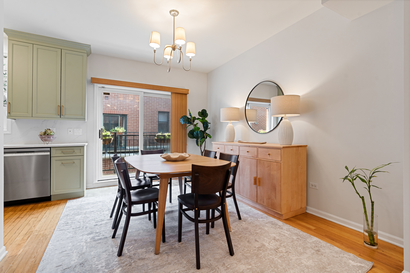 4048 N CLARK Street Unit: D