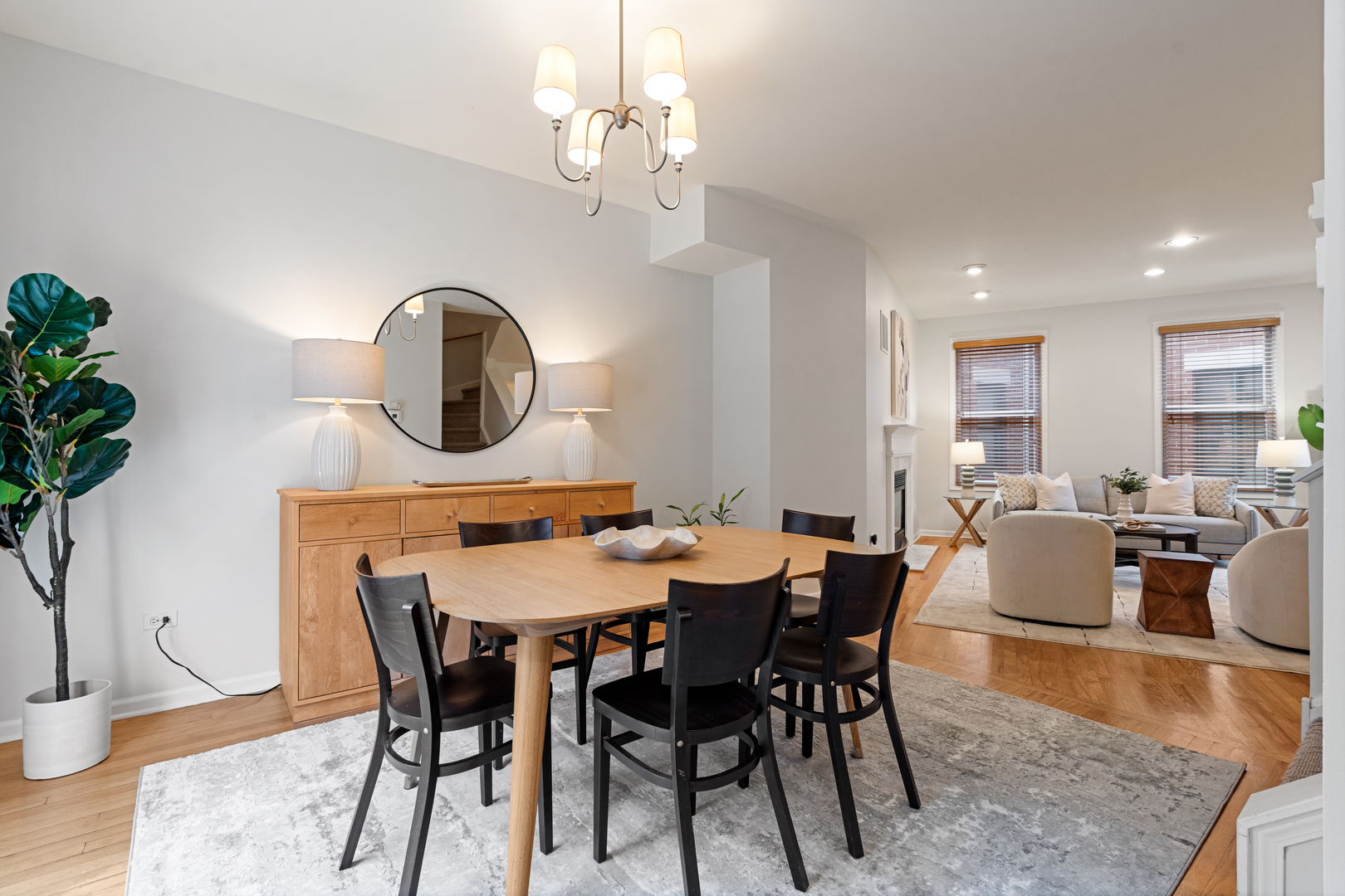 4048 N CLARK Street Unit: D