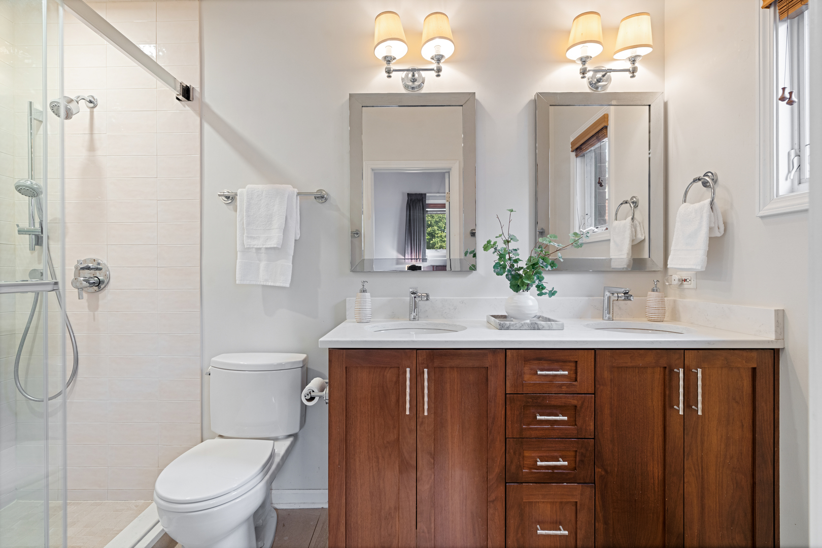 4048 N CLARK Street Unit: D
