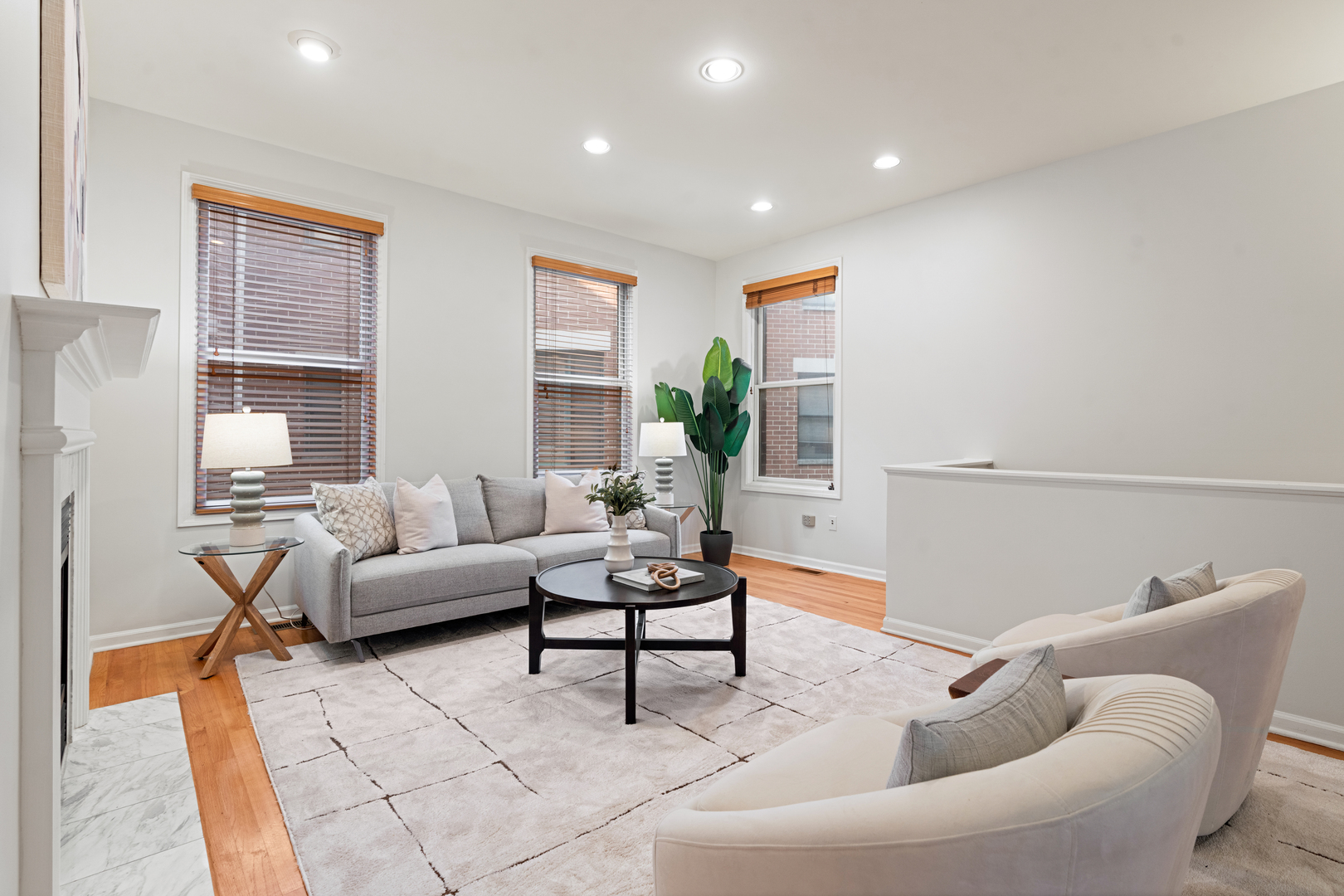 4048 N CLARK Street Unit: D