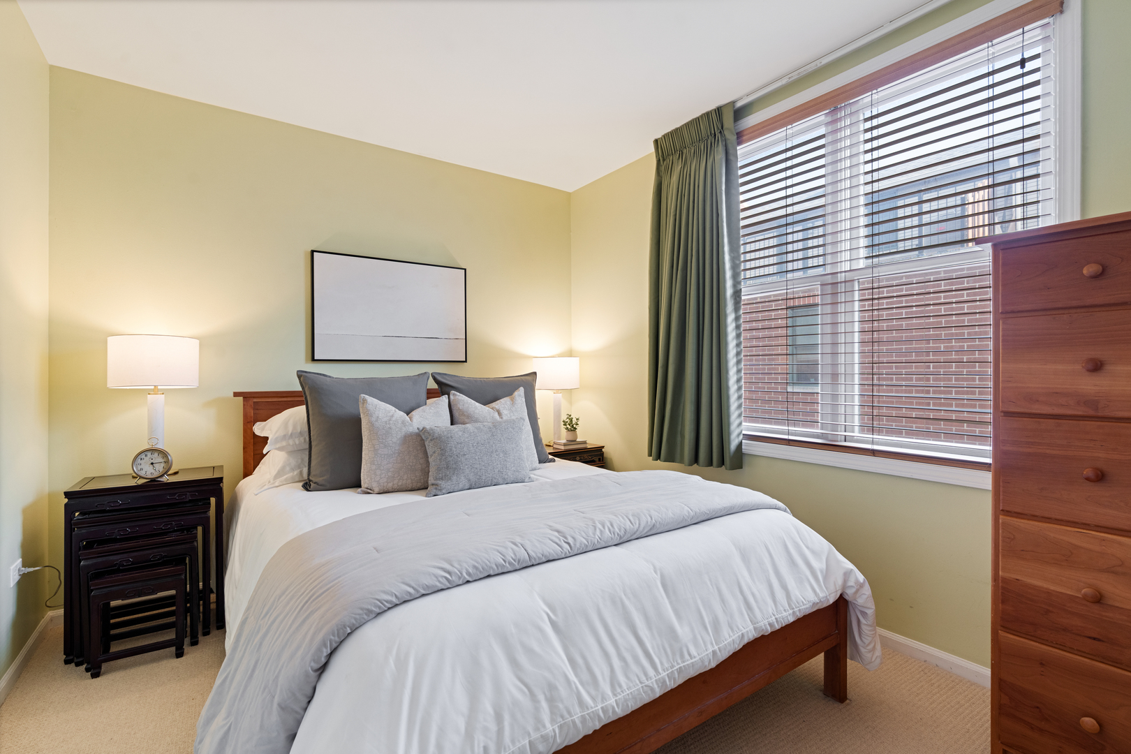 4048 N CLARK Street Unit: D