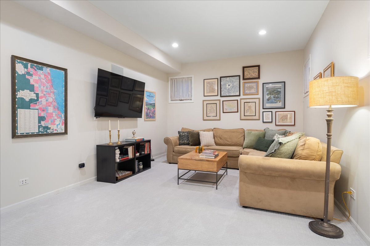 859 W Wrightwood Avenue Unit: 1