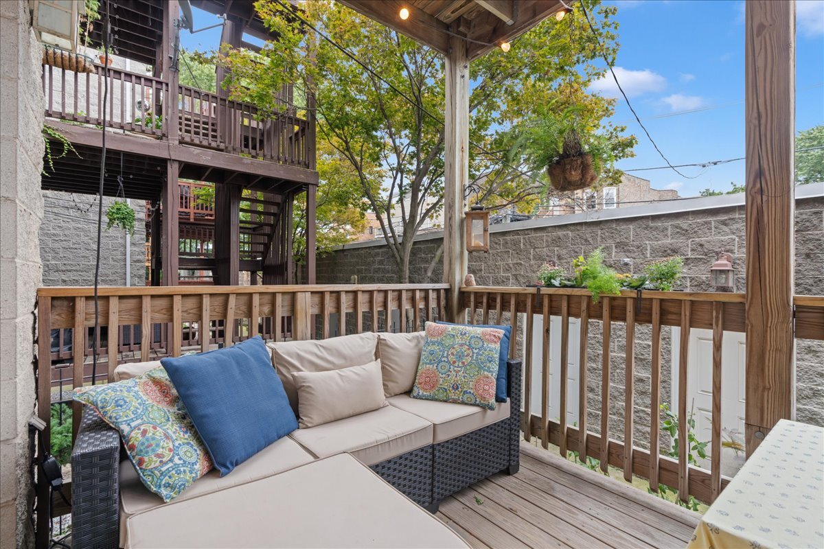 859 W Wrightwood Avenue Unit: 1