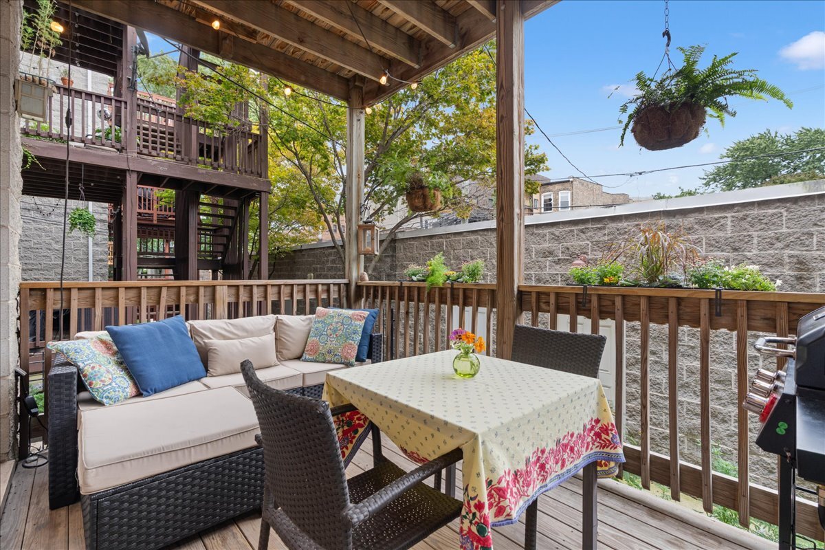 859 W Wrightwood Avenue Unit: 1