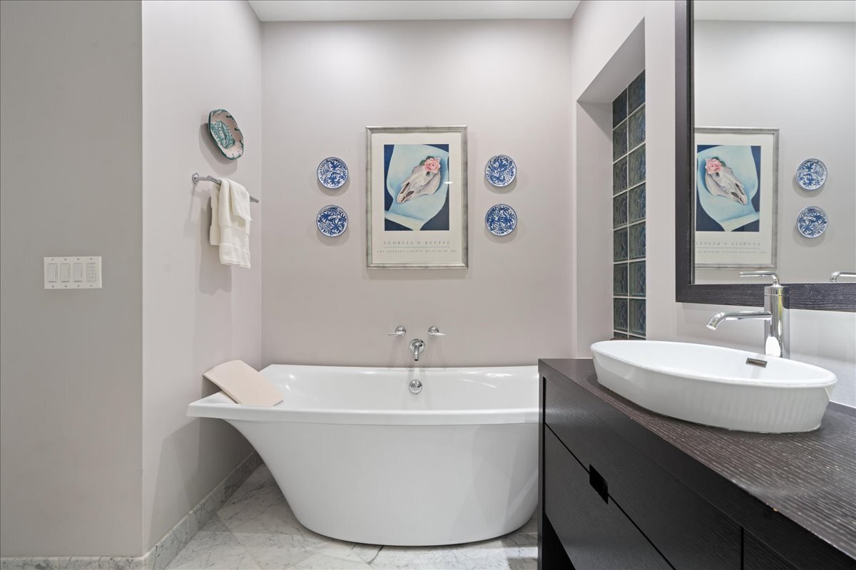 859 W Wrightwood Avenue Unit: 1