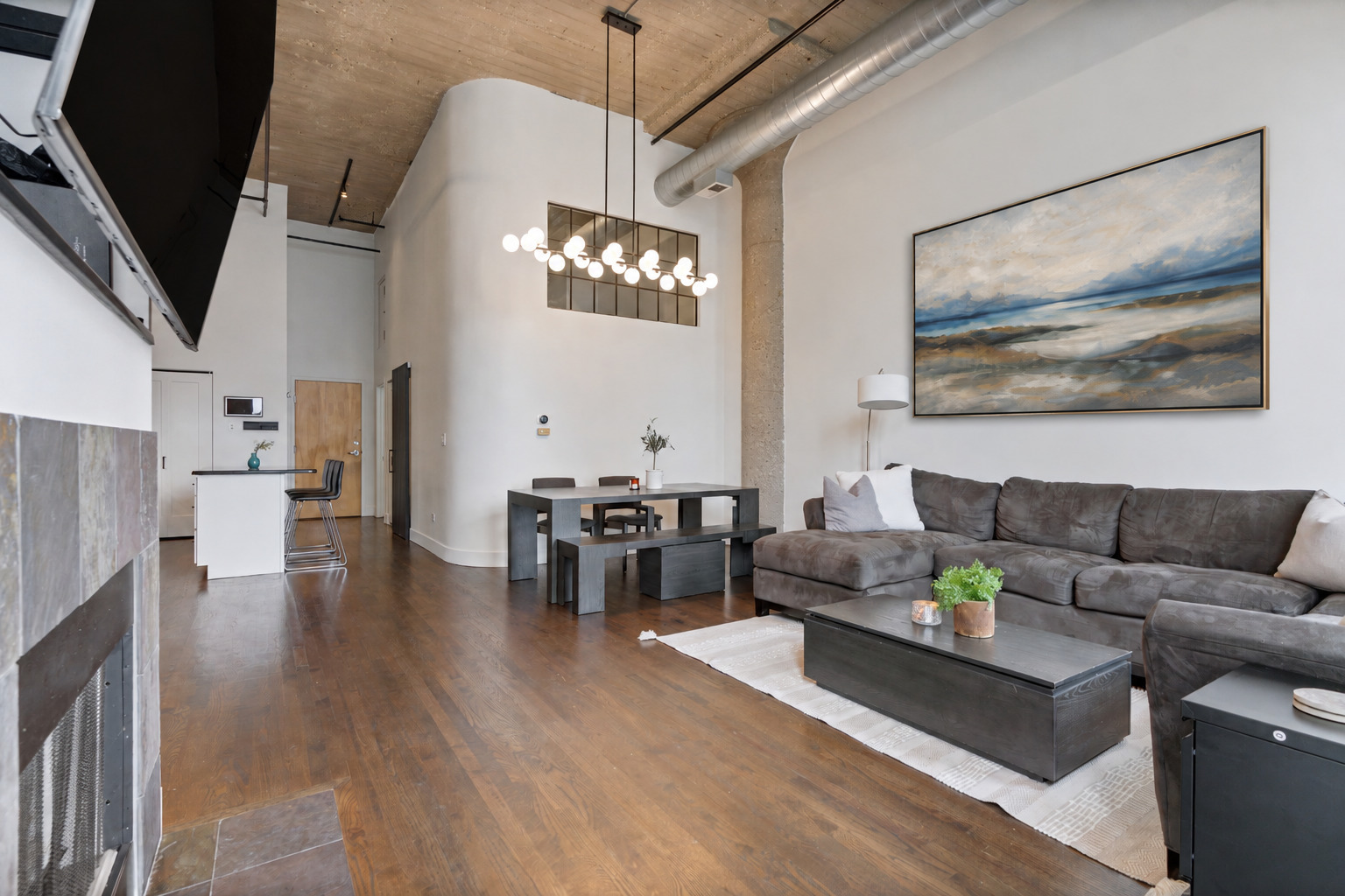 758 N Larrabee Street Unit: 319