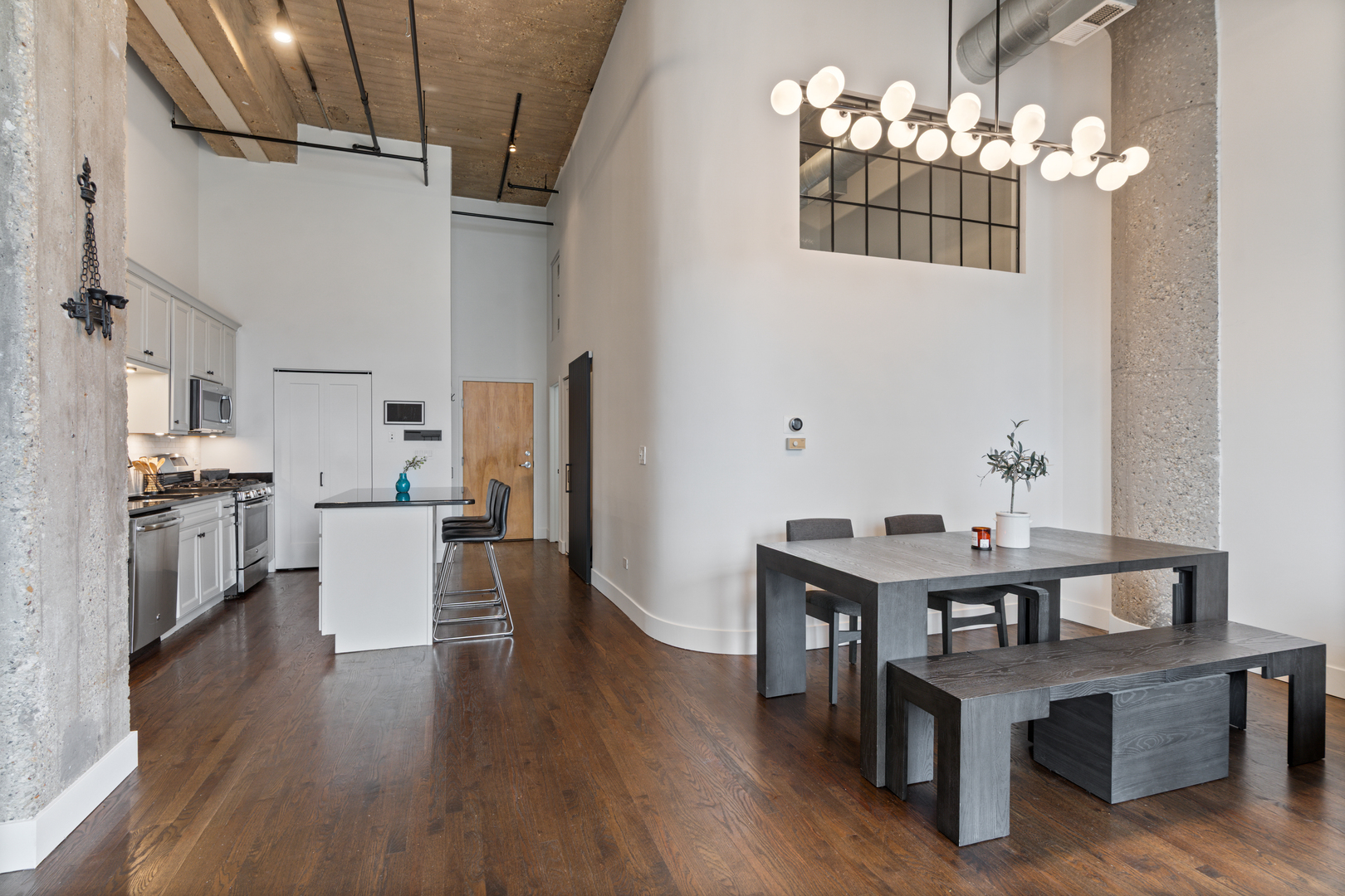 758 N Larrabee Street Unit: 319