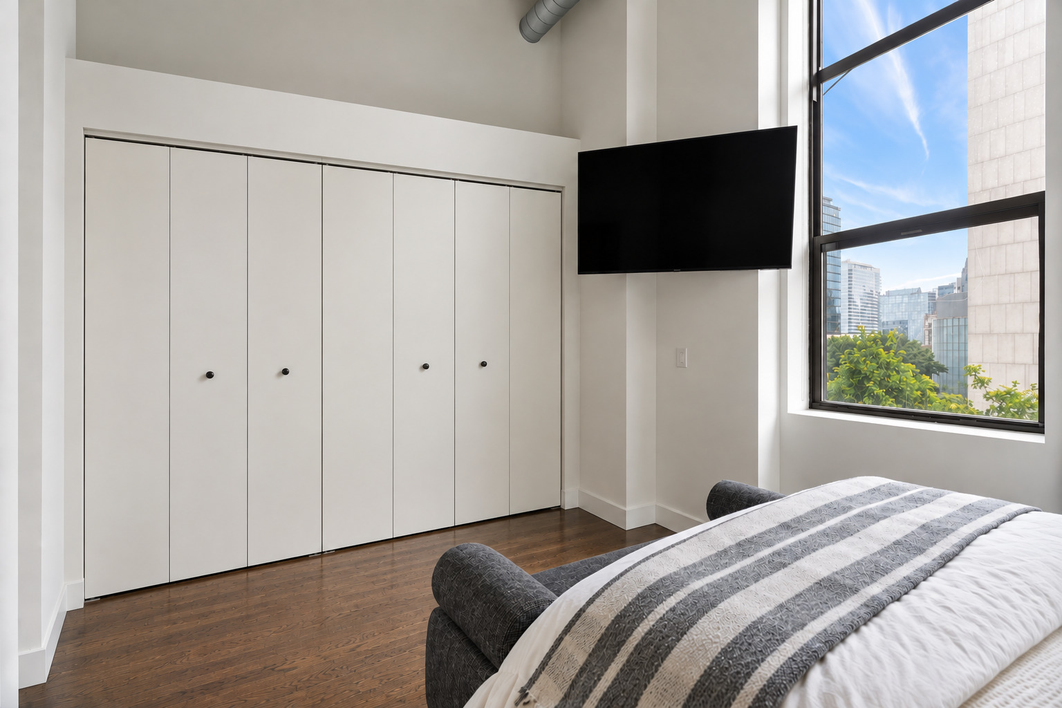 758 N Larrabee Street Unit: 319