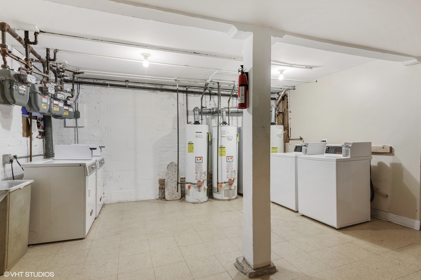 862 W Newport Avenue Unit: 1