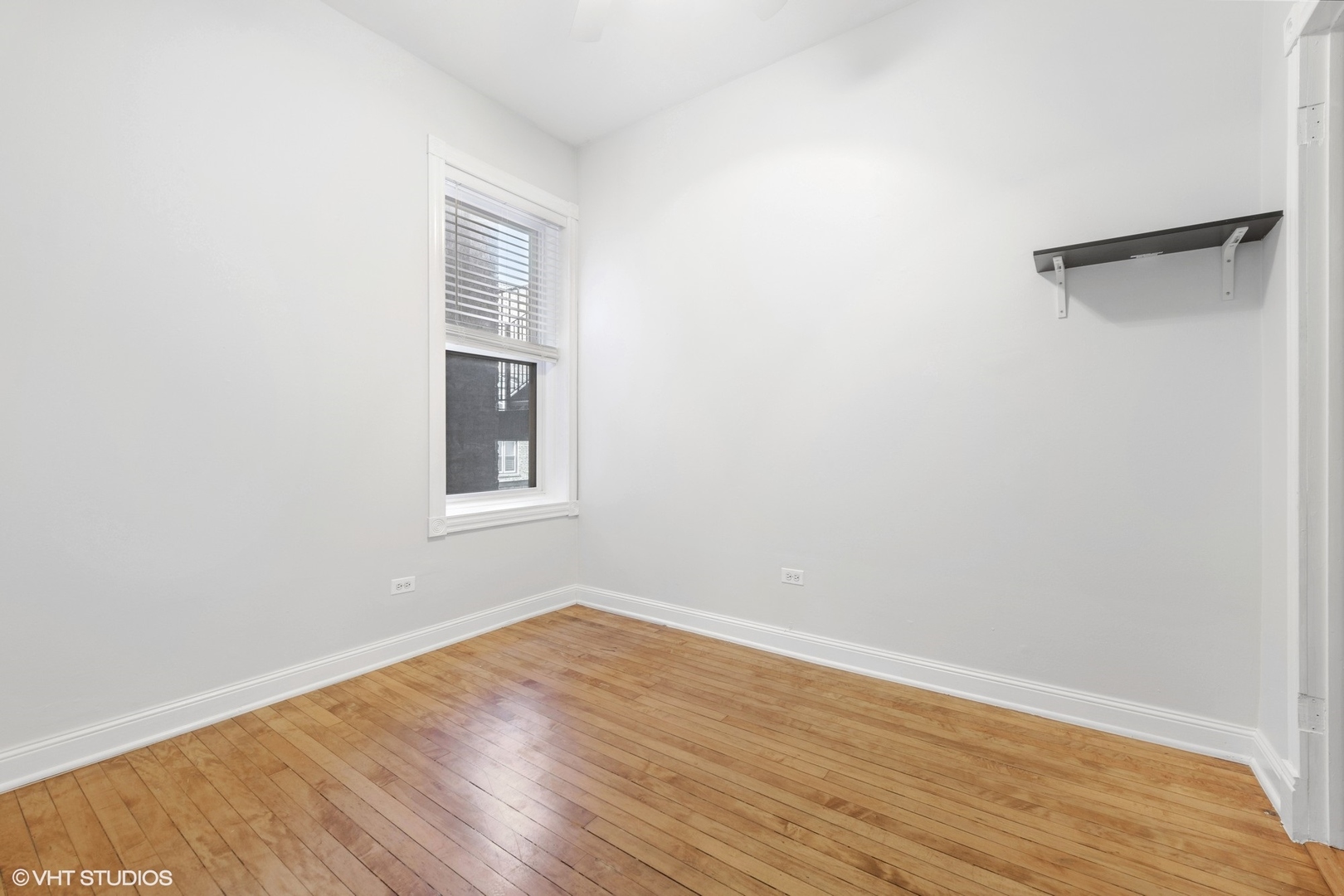 862 W Newport Avenue Unit: 1