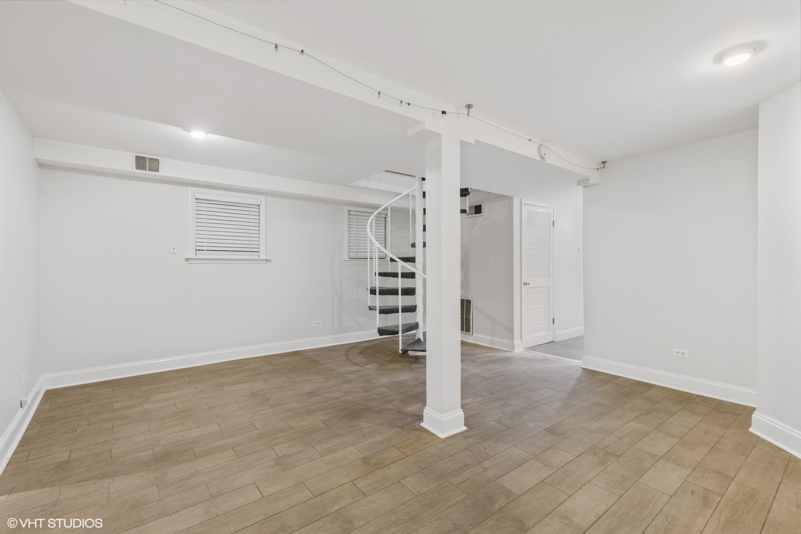 862 W Newport Avenue Unit: 1