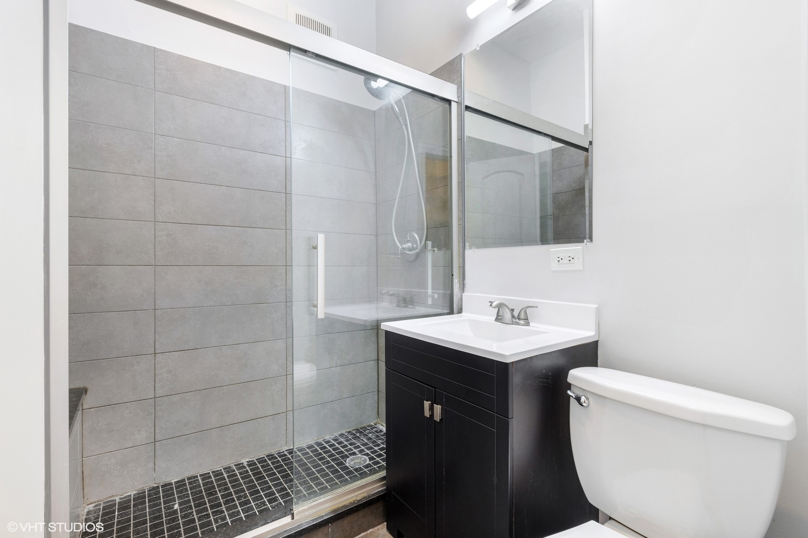 862 W Newport Avenue Unit: 1