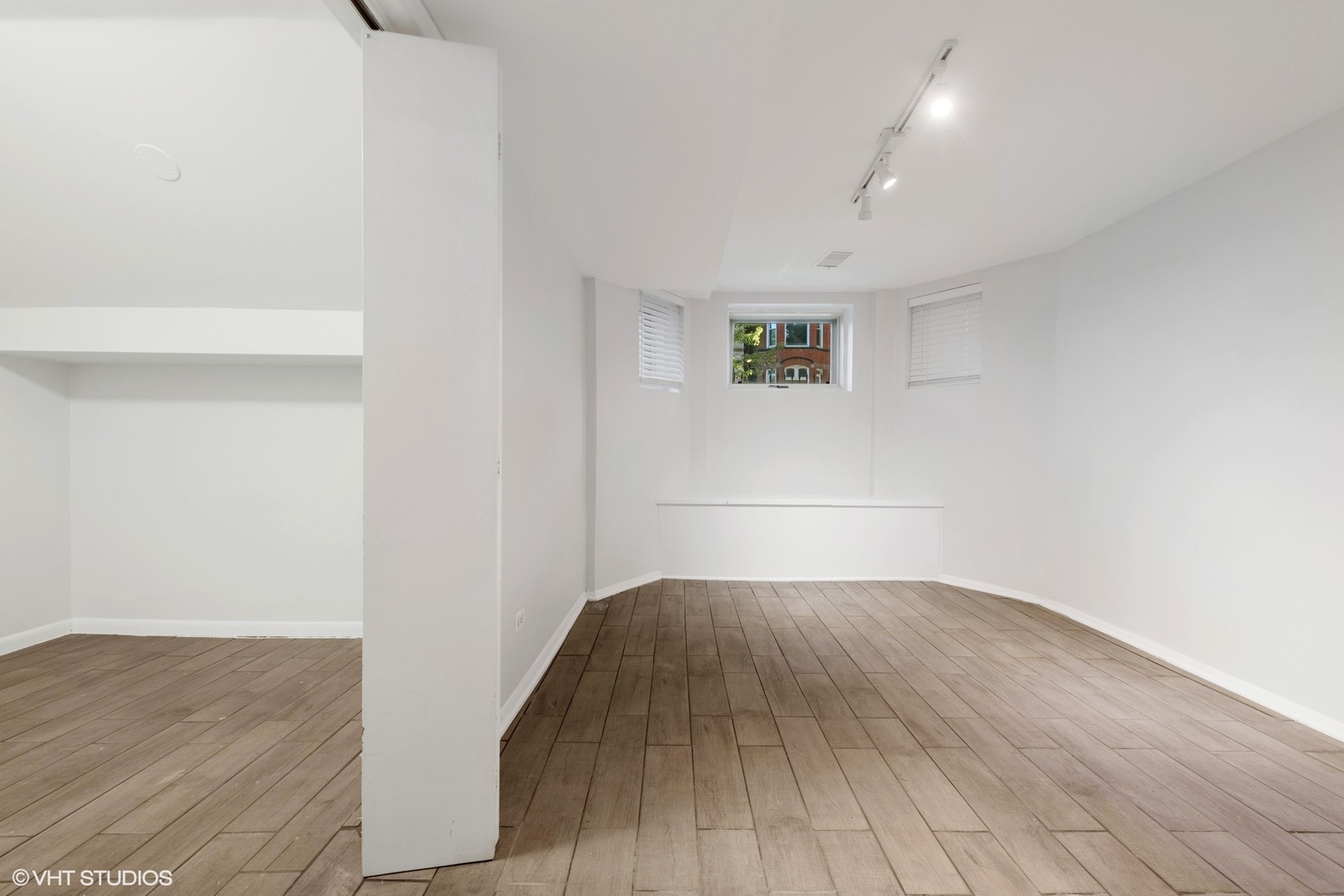 862 W Newport Avenue Unit: 1