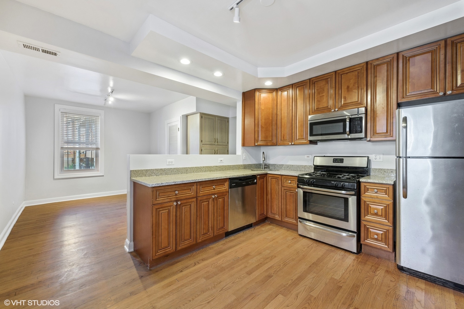 862 W Newport Avenue Unit: 1