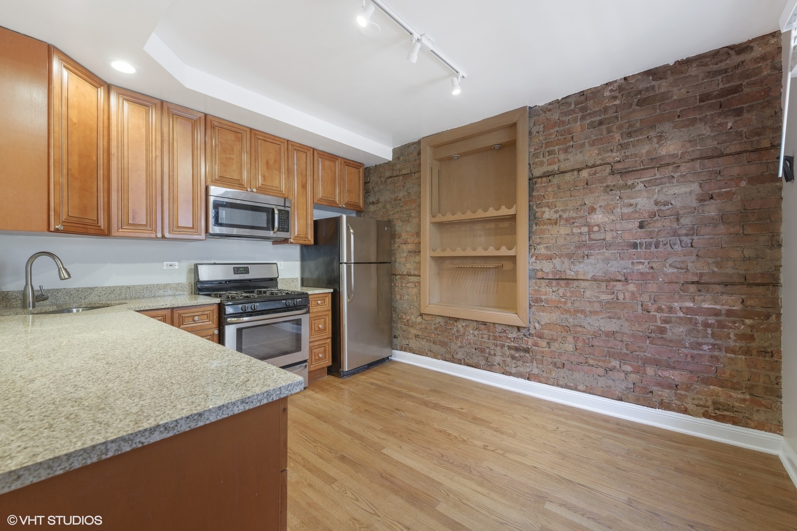 862 W Newport Avenue Unit: 1