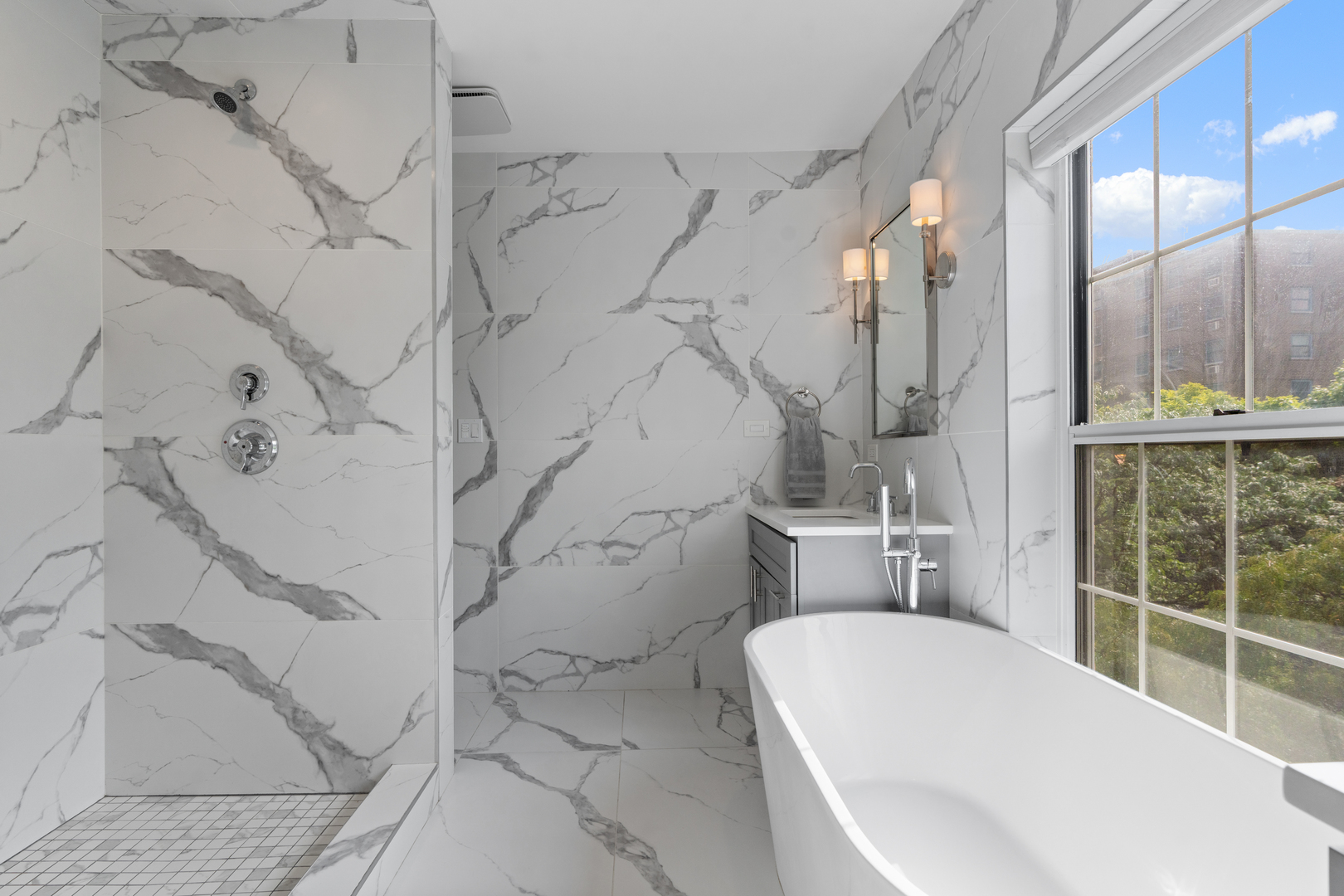339 W Webster Avenue Unit: 1A