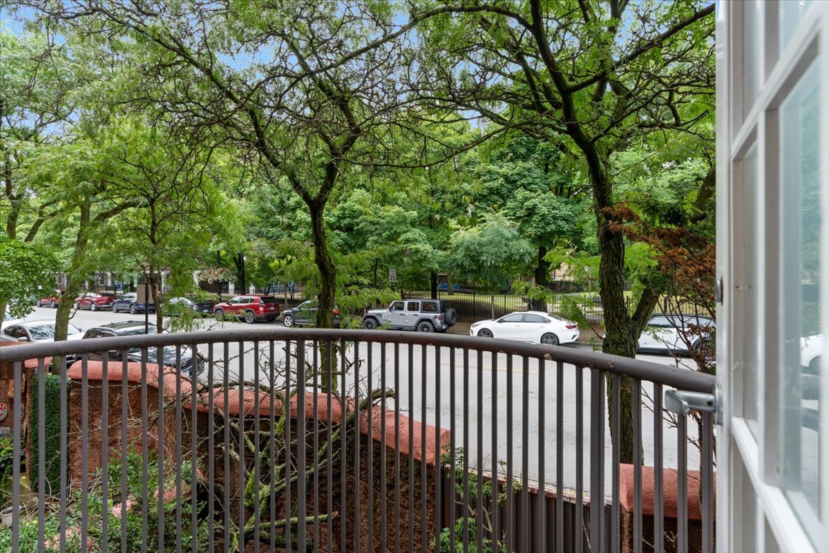 339 W Webster Avenue Unit: 1A