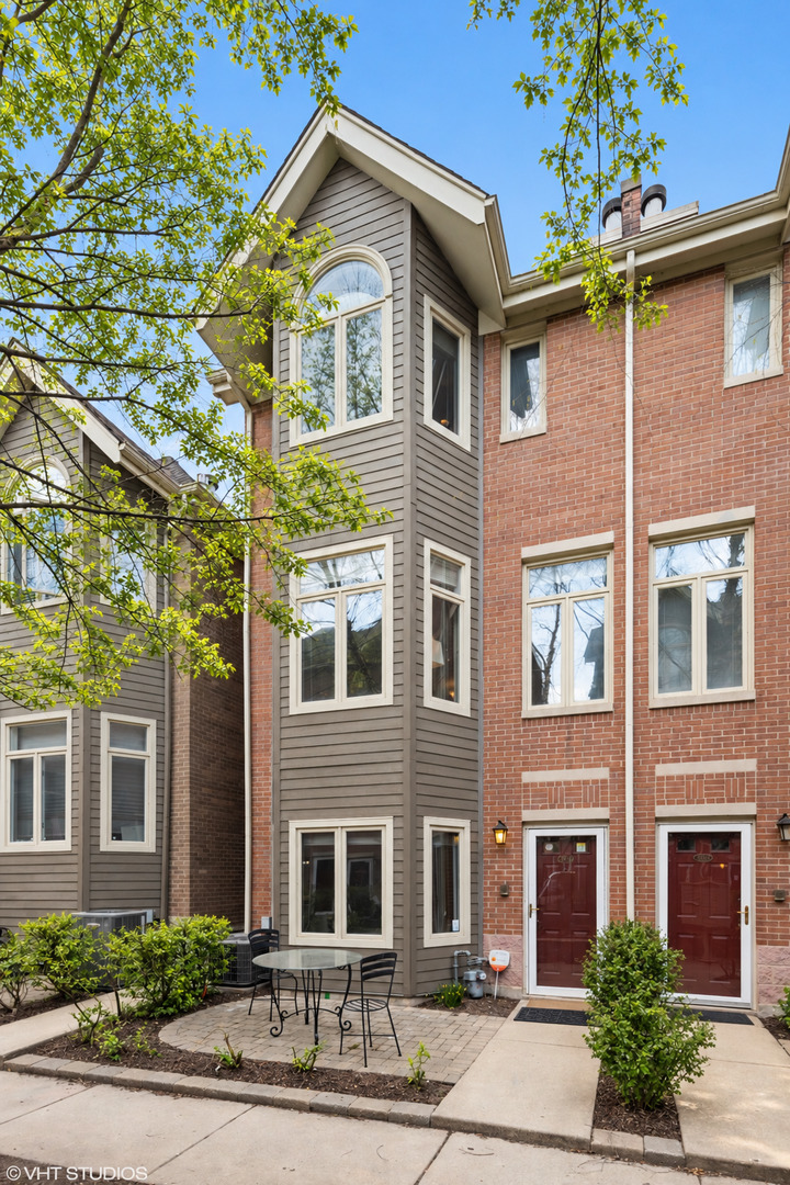 1238 W Fletcher Street Unit G Chicago Il Us 60657 Mrd12794013