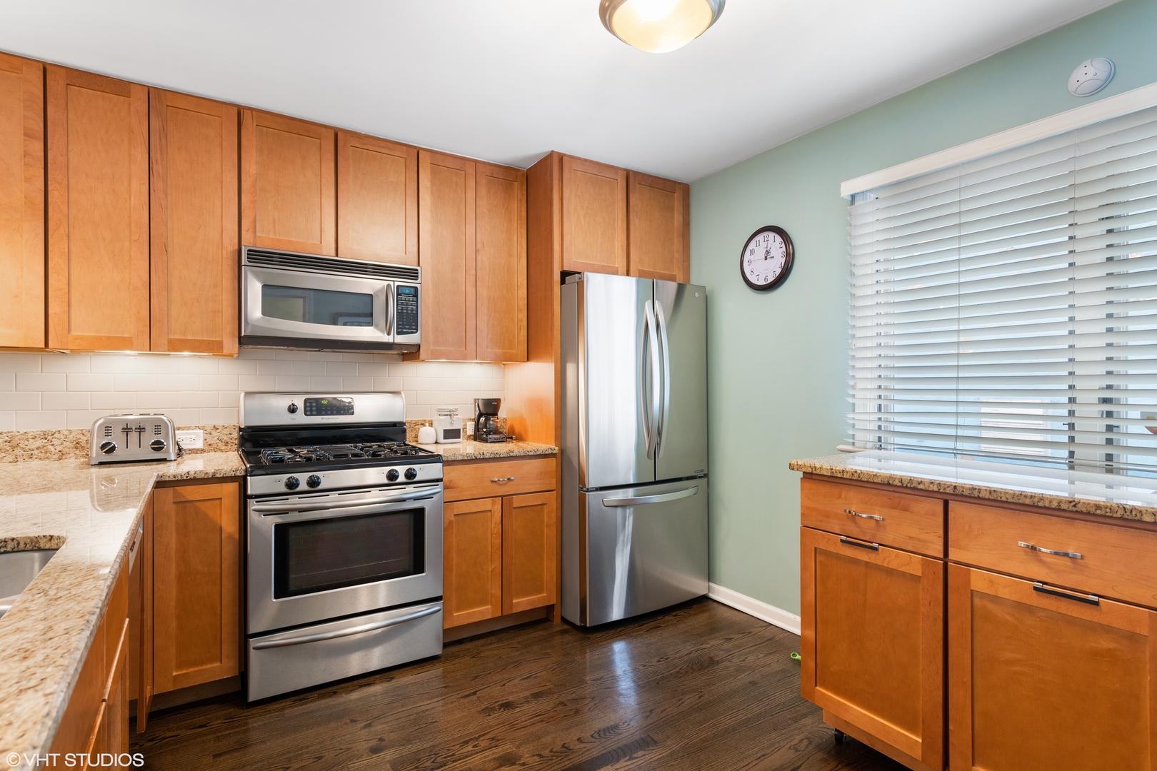 1238 W Fletcher Street Unit: G