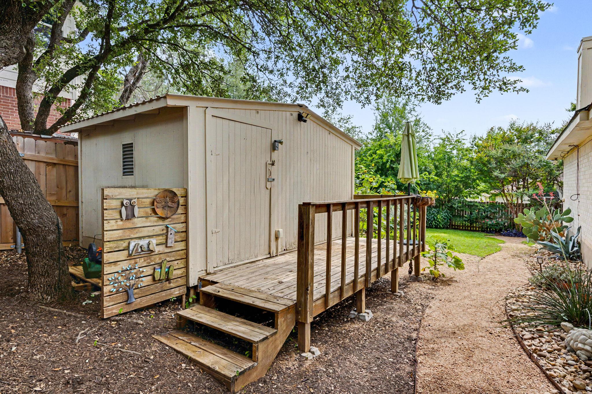1909 Holly Hill DR