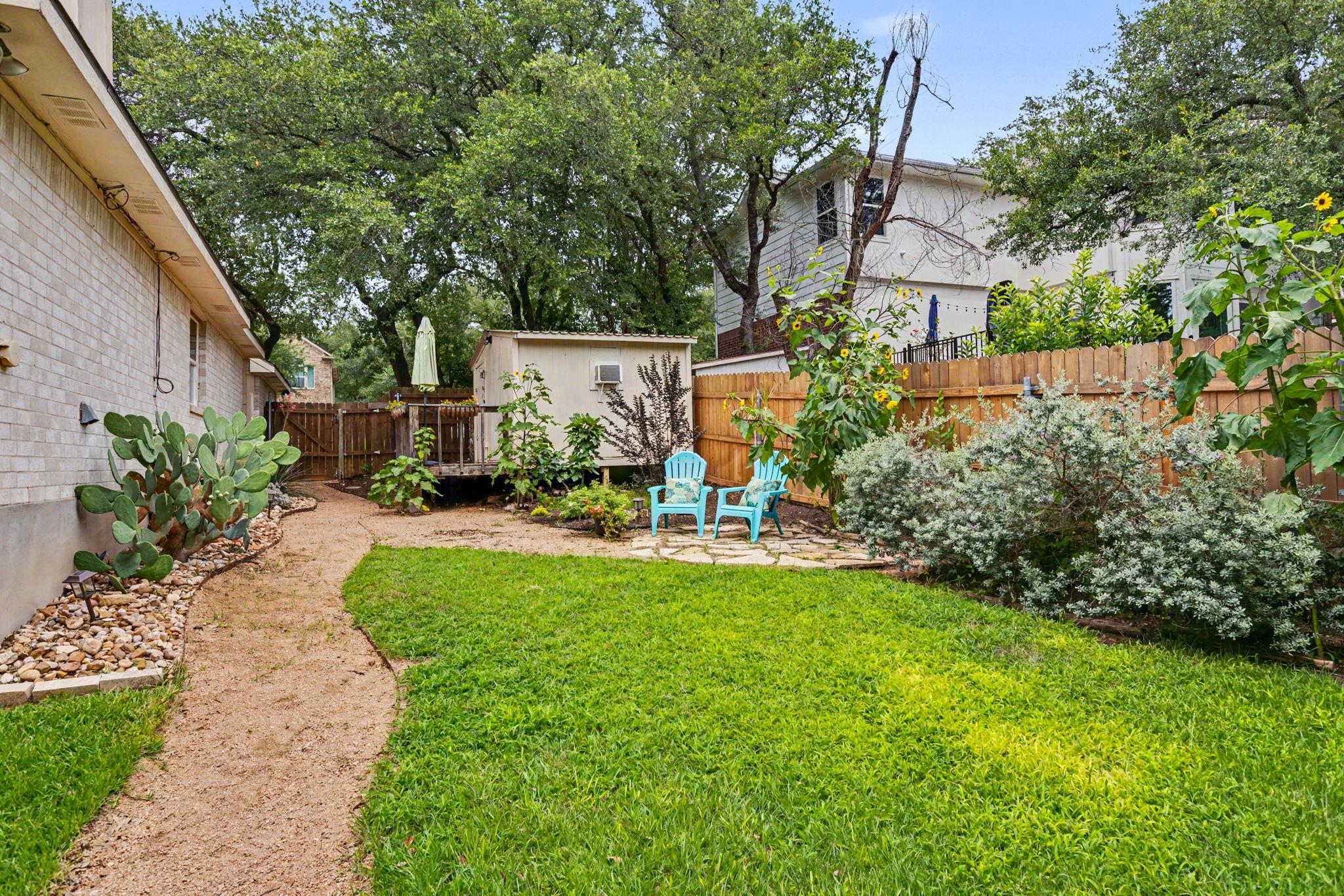 1909 Holly Hill DR