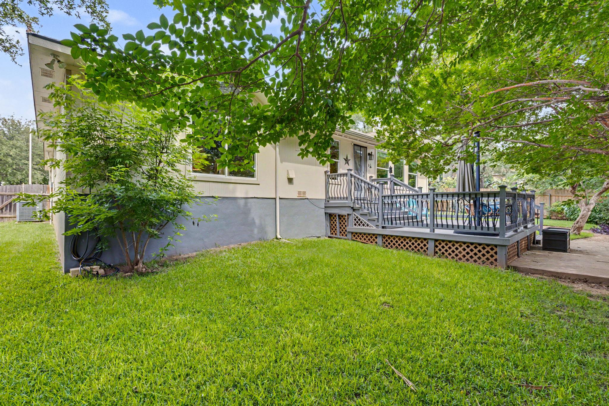 1909 Holly Hill DR