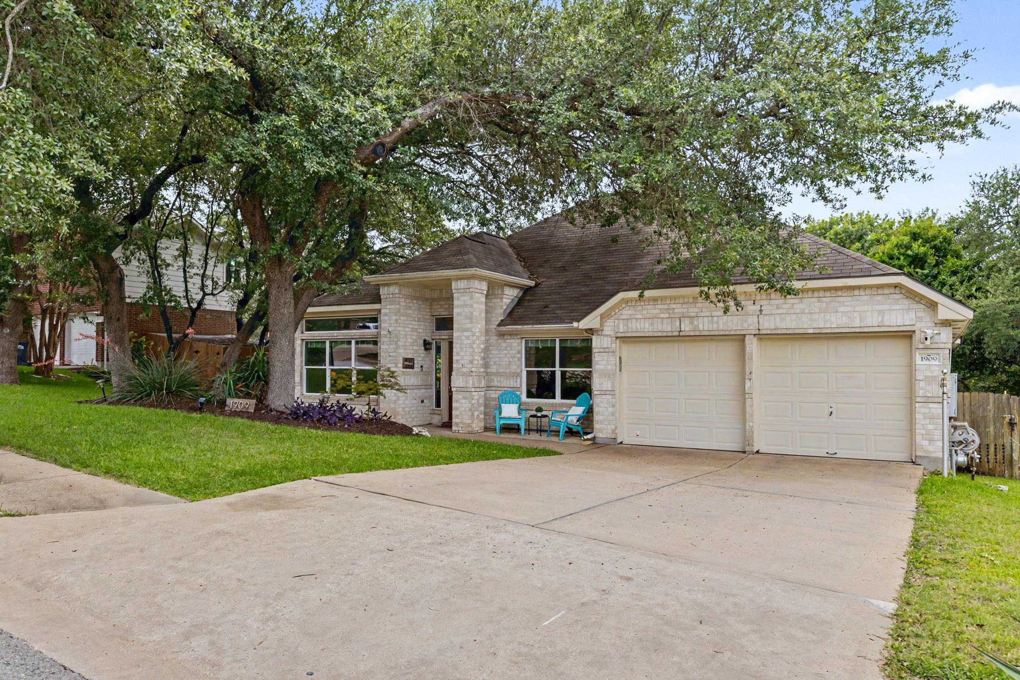 1909 Holly Hill DR