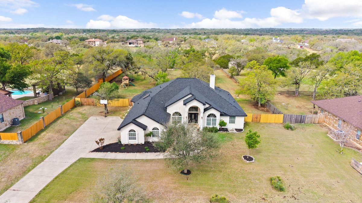 744 W Bartlett DR