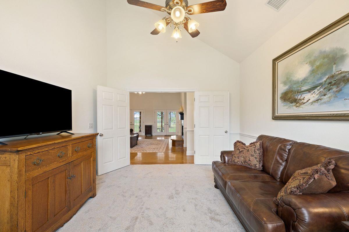 744 W Bartlett DR