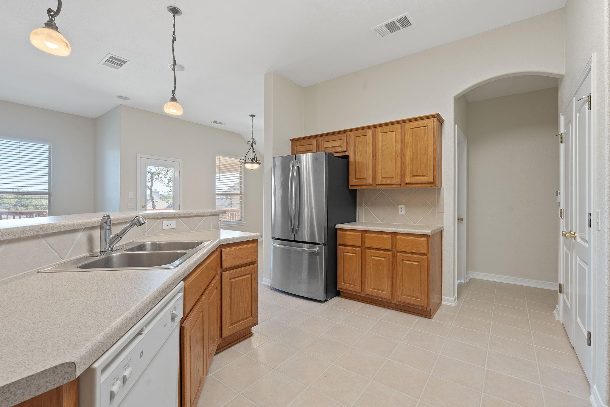 521 Manchester LN