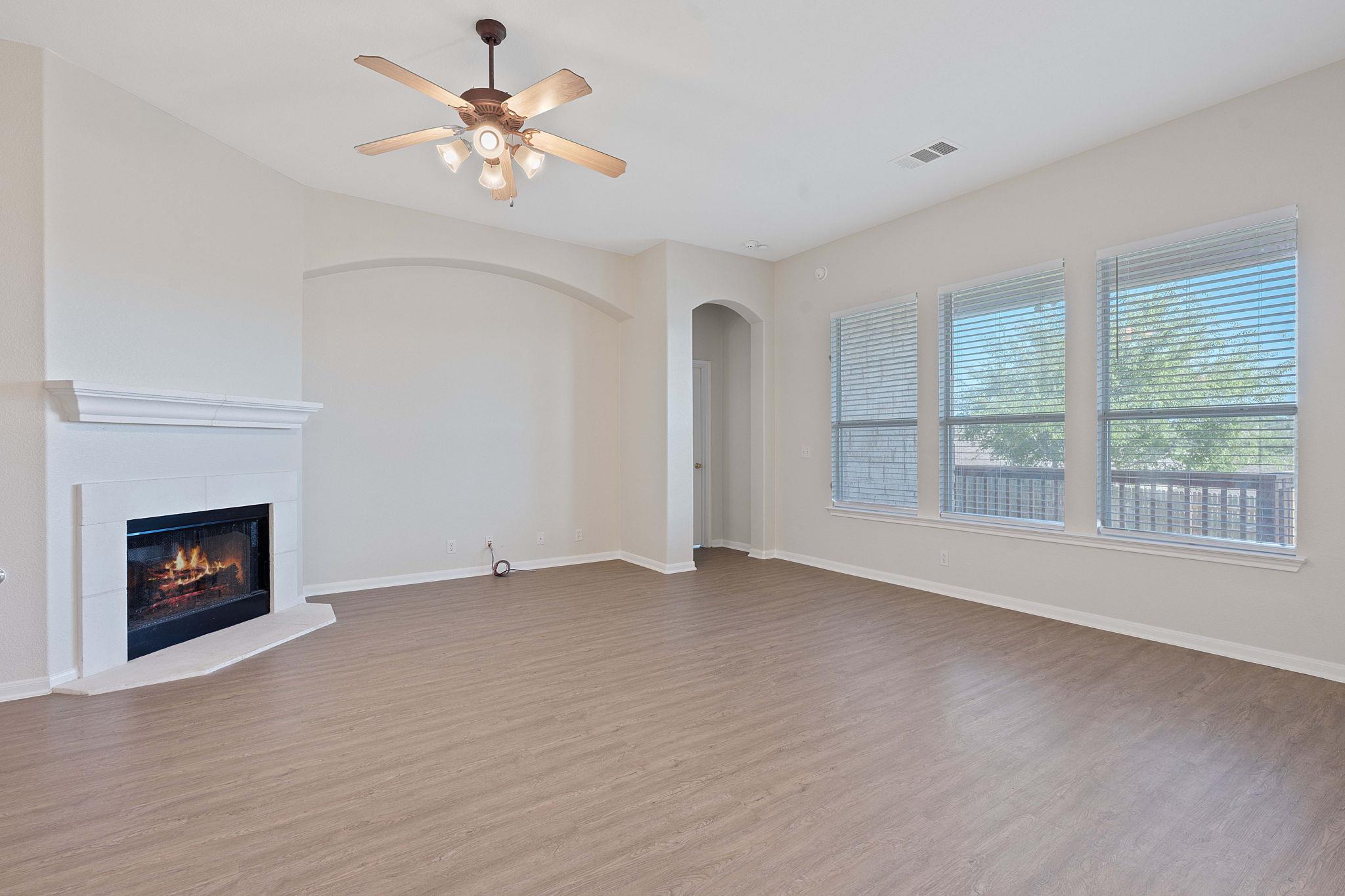 521 Manchester LN