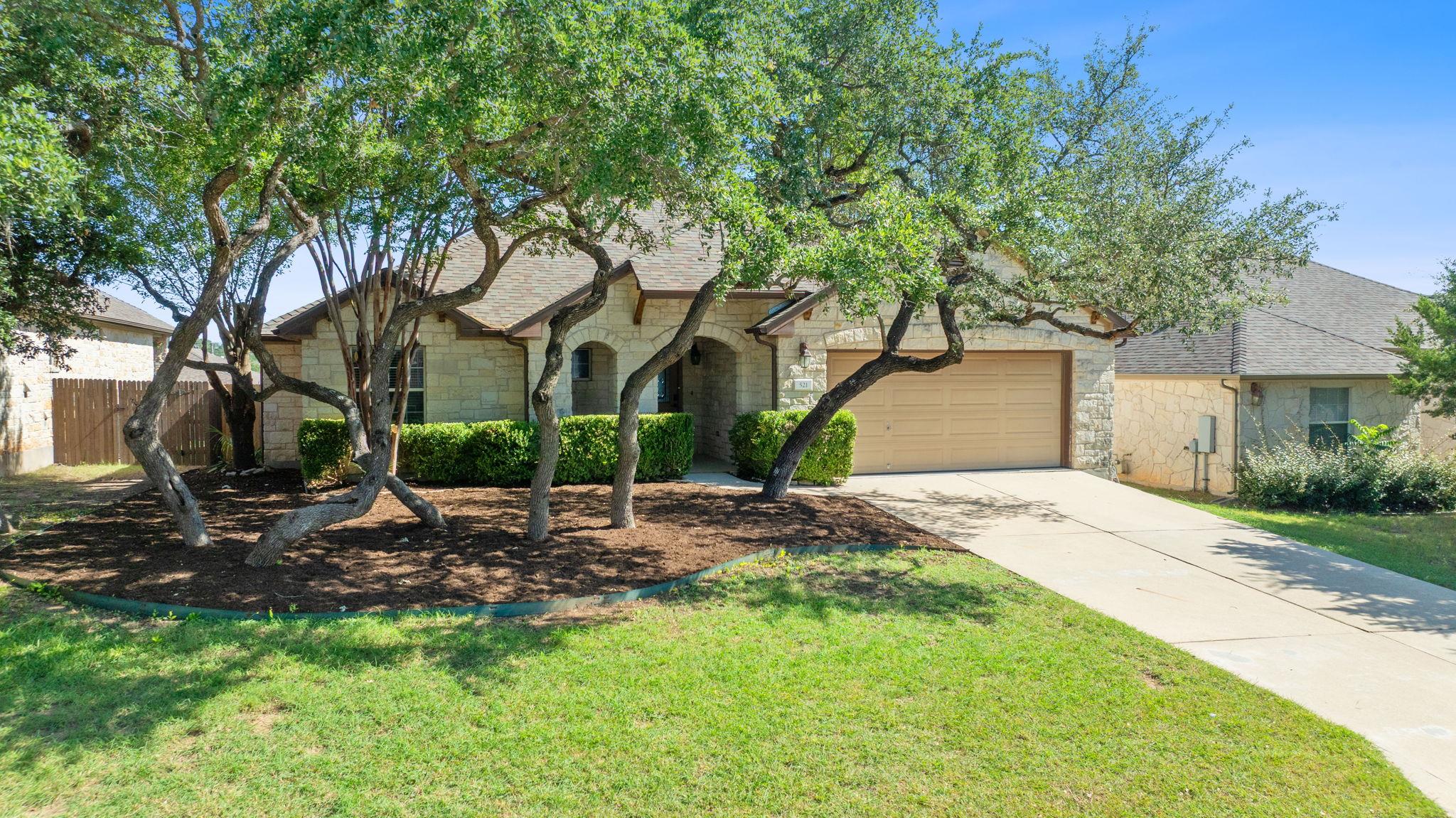 521 Manchester LN