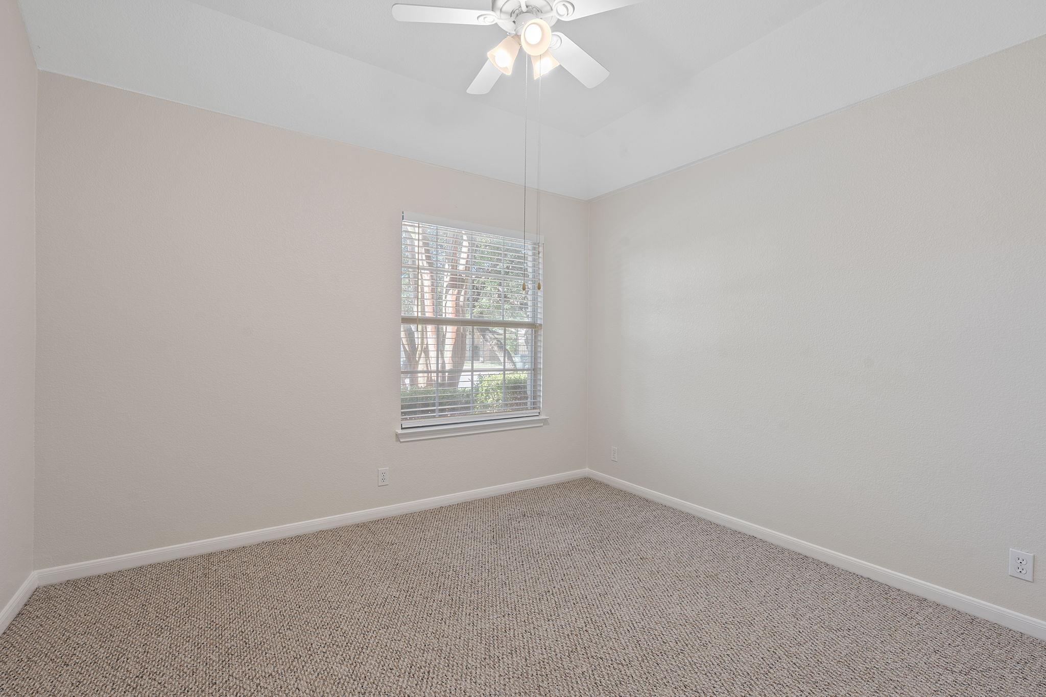 521 Manchester LN