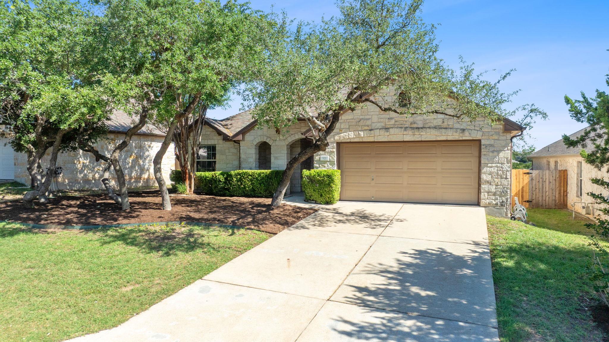 521 Manchester LN