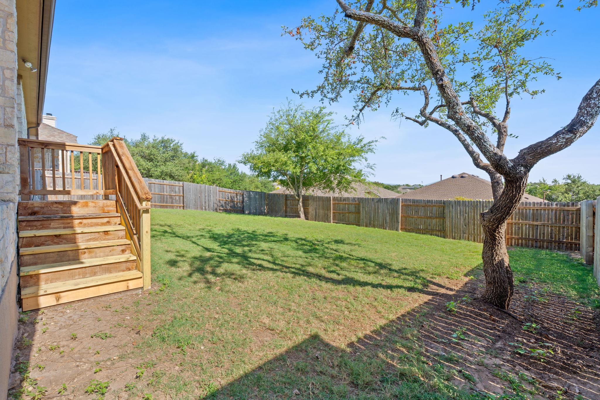 521 Manchester LN