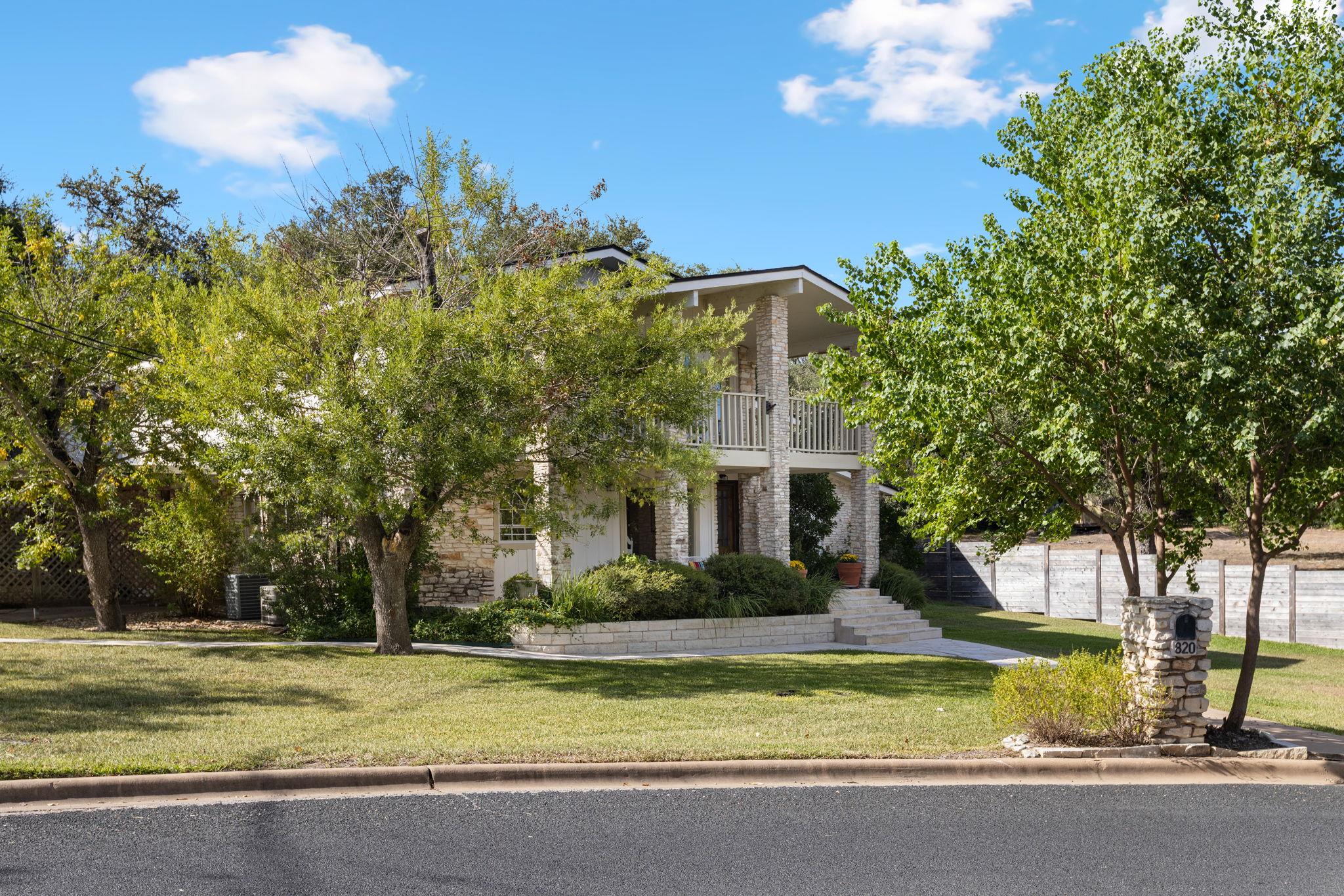 820 Castle Ridge RD