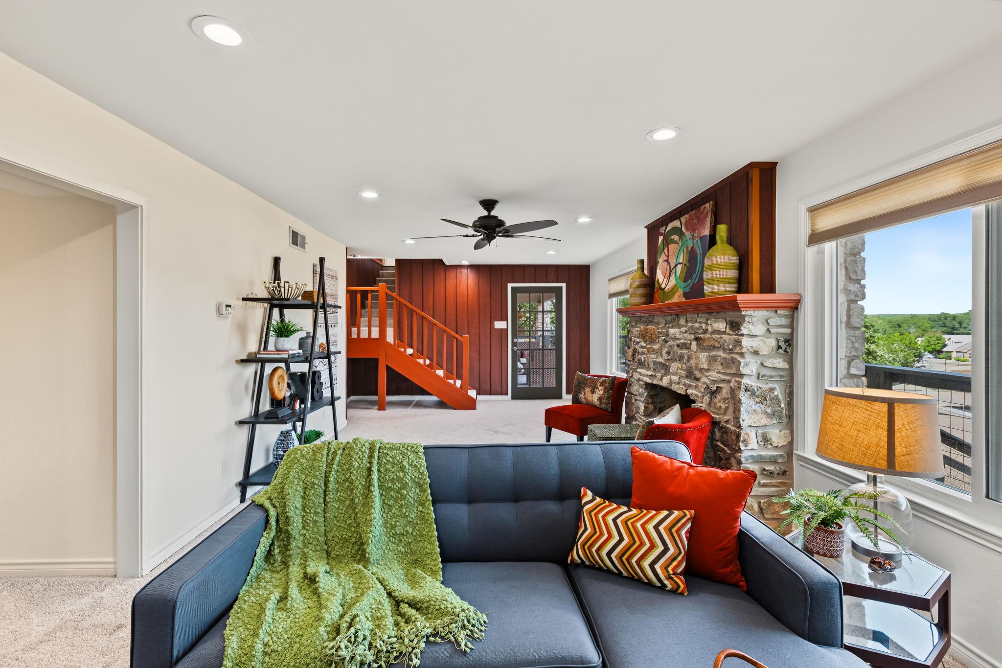 3 Laurel Hill ST