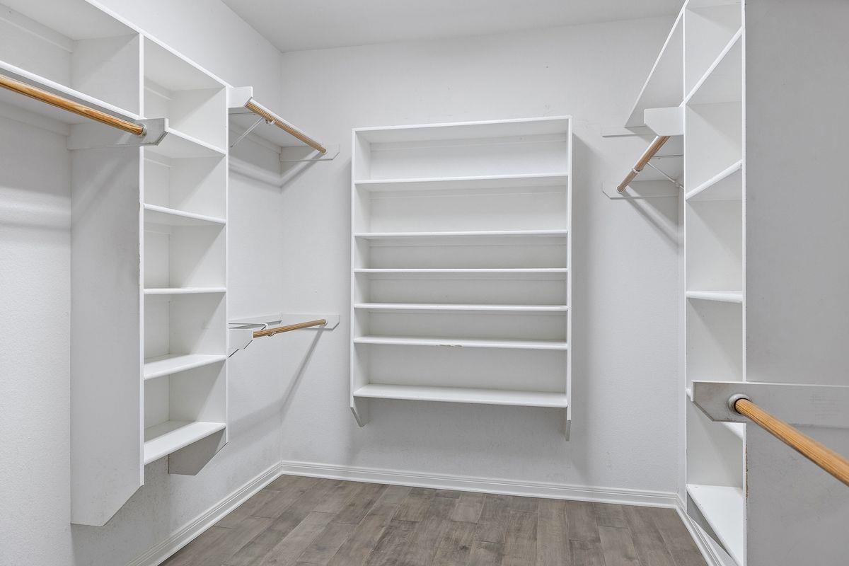 1015 Sunset Canyon DR N